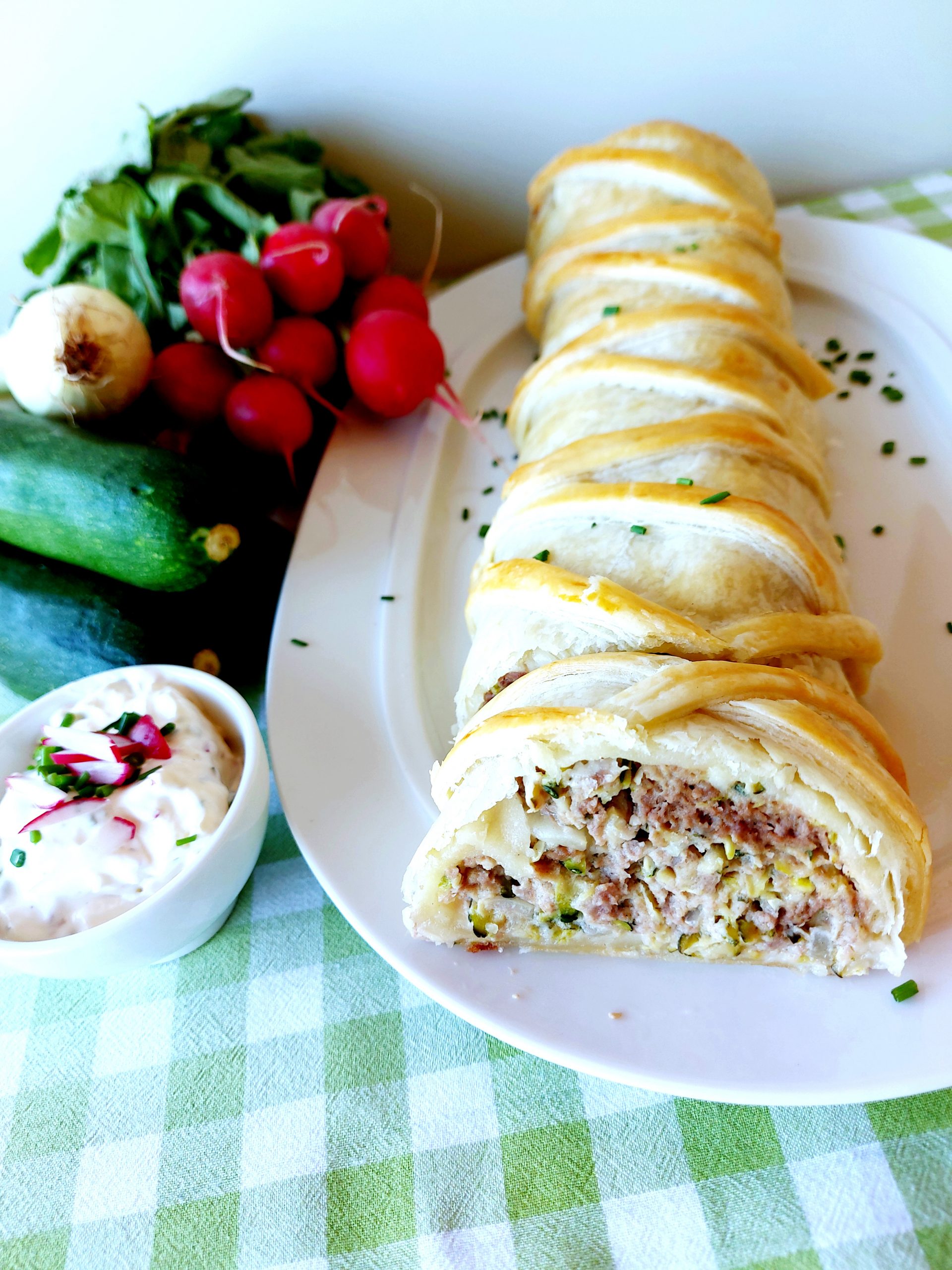 Zucchini-Hackfleisch-Strudel - Schlemmerlein